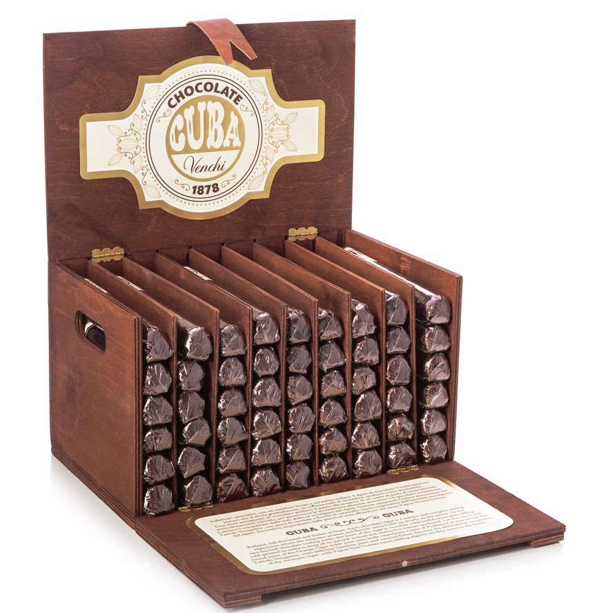 Boîte en bois avec 54 cigares de chocolat assortis de 4 goûts différents Venchi 5,4kg